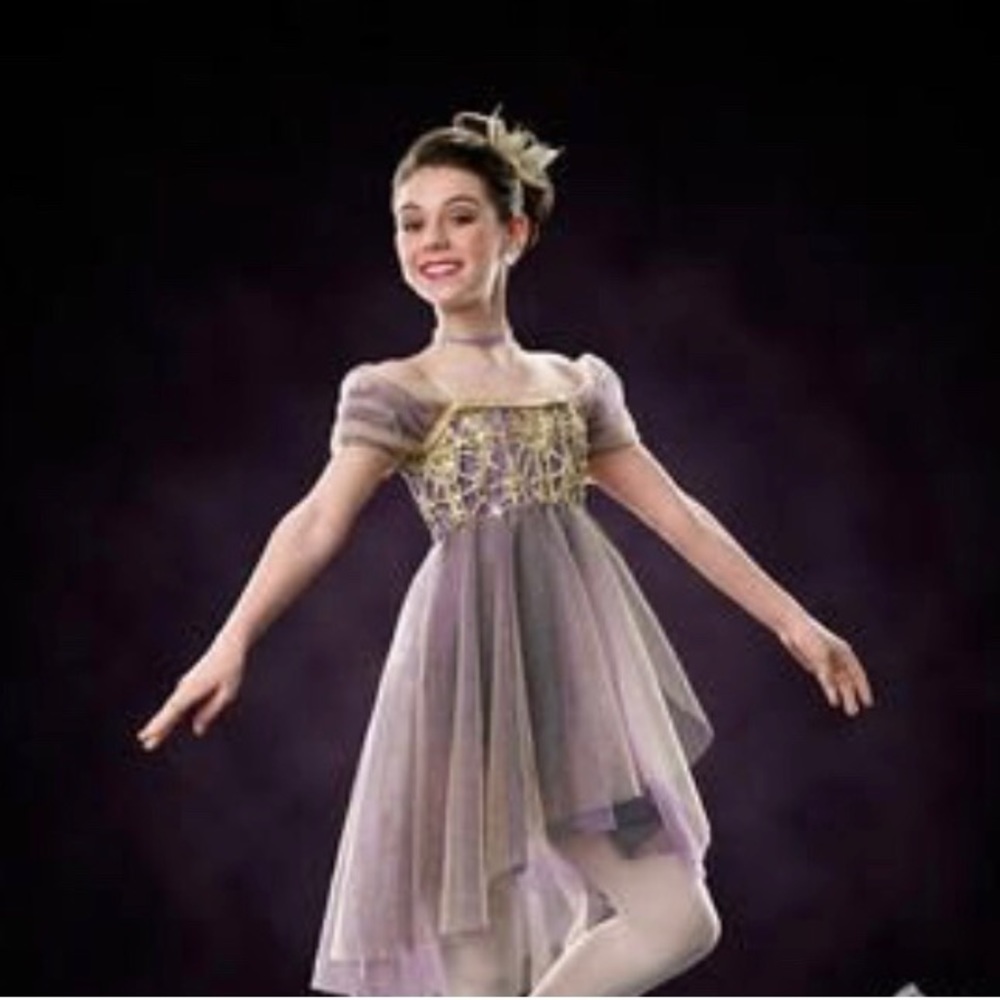 🍏 2 for $30 Girls dance costume